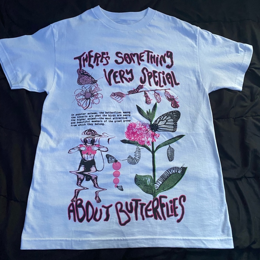 Graphic tee